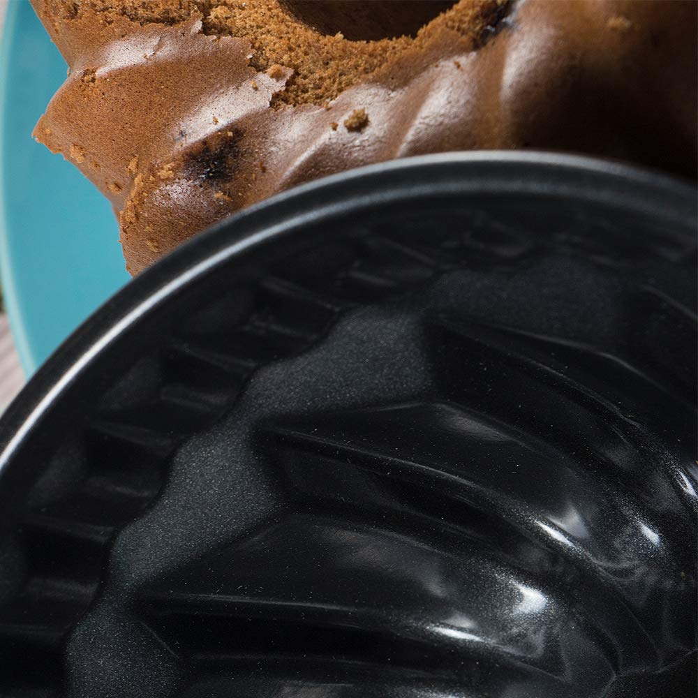 webake Stampo Ciambella Gugelhupf Alluminio Pressofuso Antiaderente Teglia da Forno per Torte per Tubo con Swirl Incisione Stampo per Torte Pane - Nero