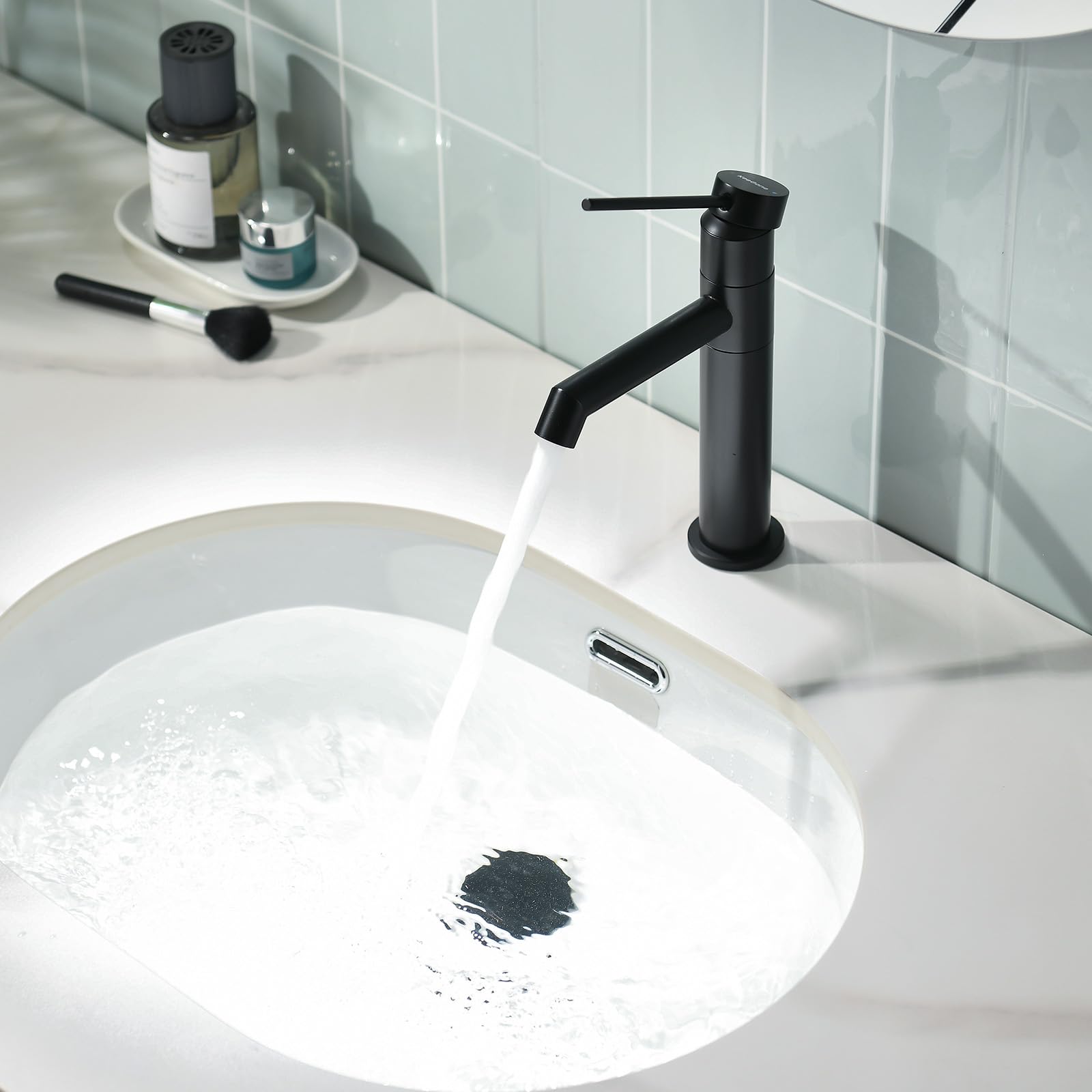Miscelatore per lavabo girevole a 360°, rubinetto per bagno con miscelatore per acqua calda e fredda, altezza del beccuccio 122 mm, rubinetto monocomando per bagno, nero opaco