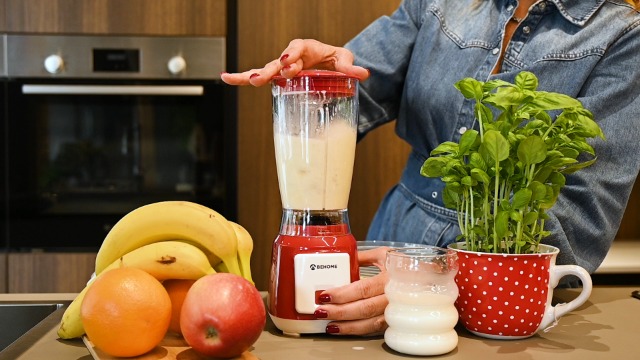 BEHOME Blender Mixeur Électrique 250W - Bol Plastique 600ml, Lames Inox, Rouge - Smoothies Et Shakes