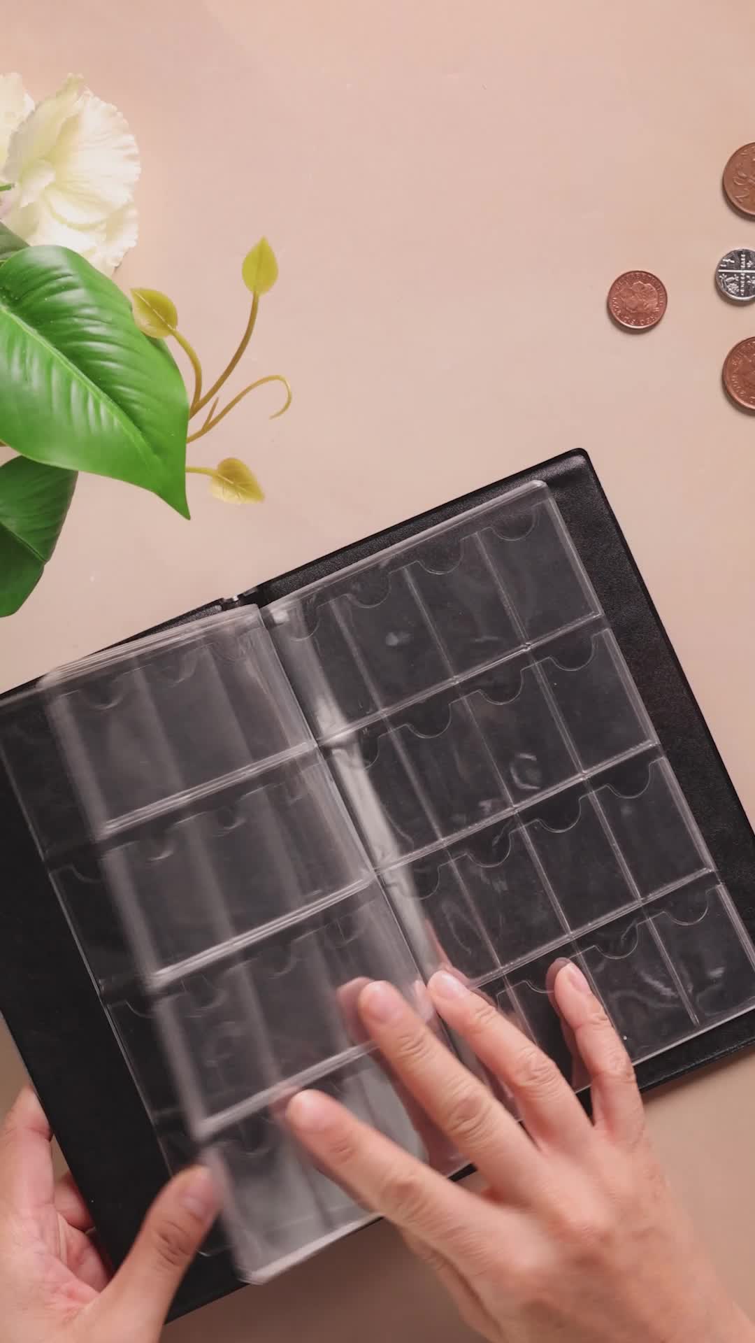 Vogueing Münzsammelalbum – Für 120 Münzen, 15x11 Cm, Mit PVC-Taschen (30x30 Mm), Schwarz