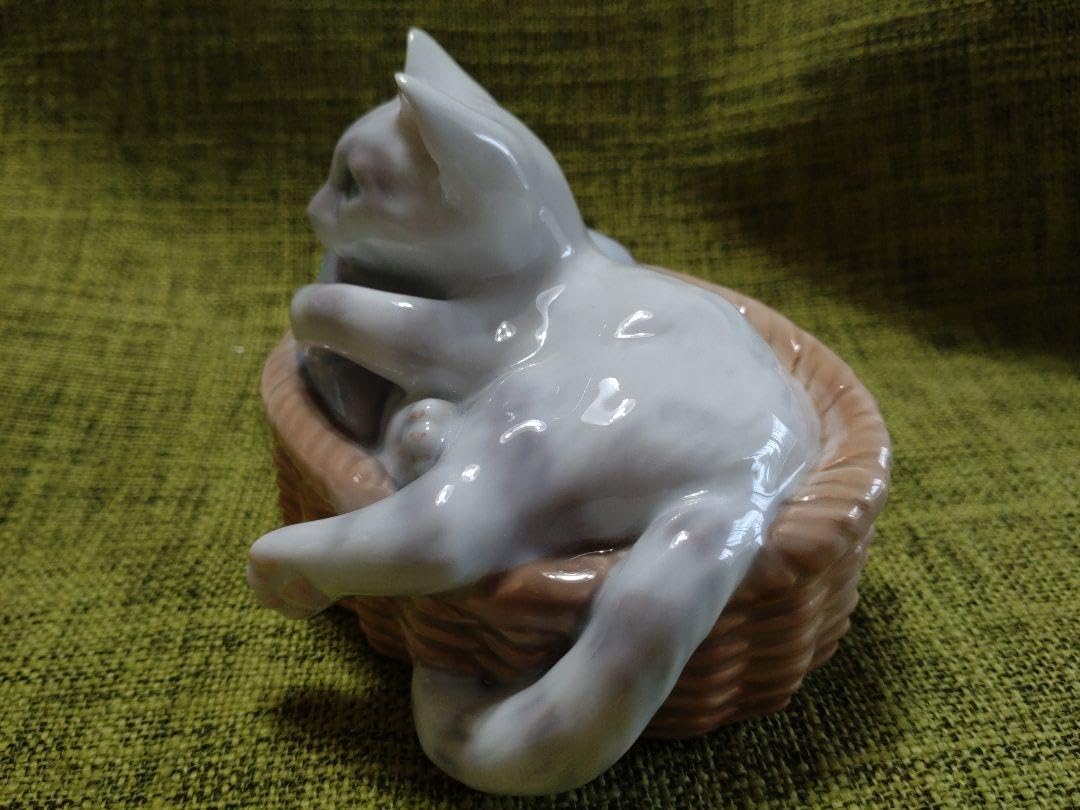 ロイヤルコペンハーゲンフィギュリンフィギュア美品かわいい猫眠り猫2010年イヤー ロイヤルコペンハーゲンフィギュリンフィギュア美品かわいい猫眠り猫