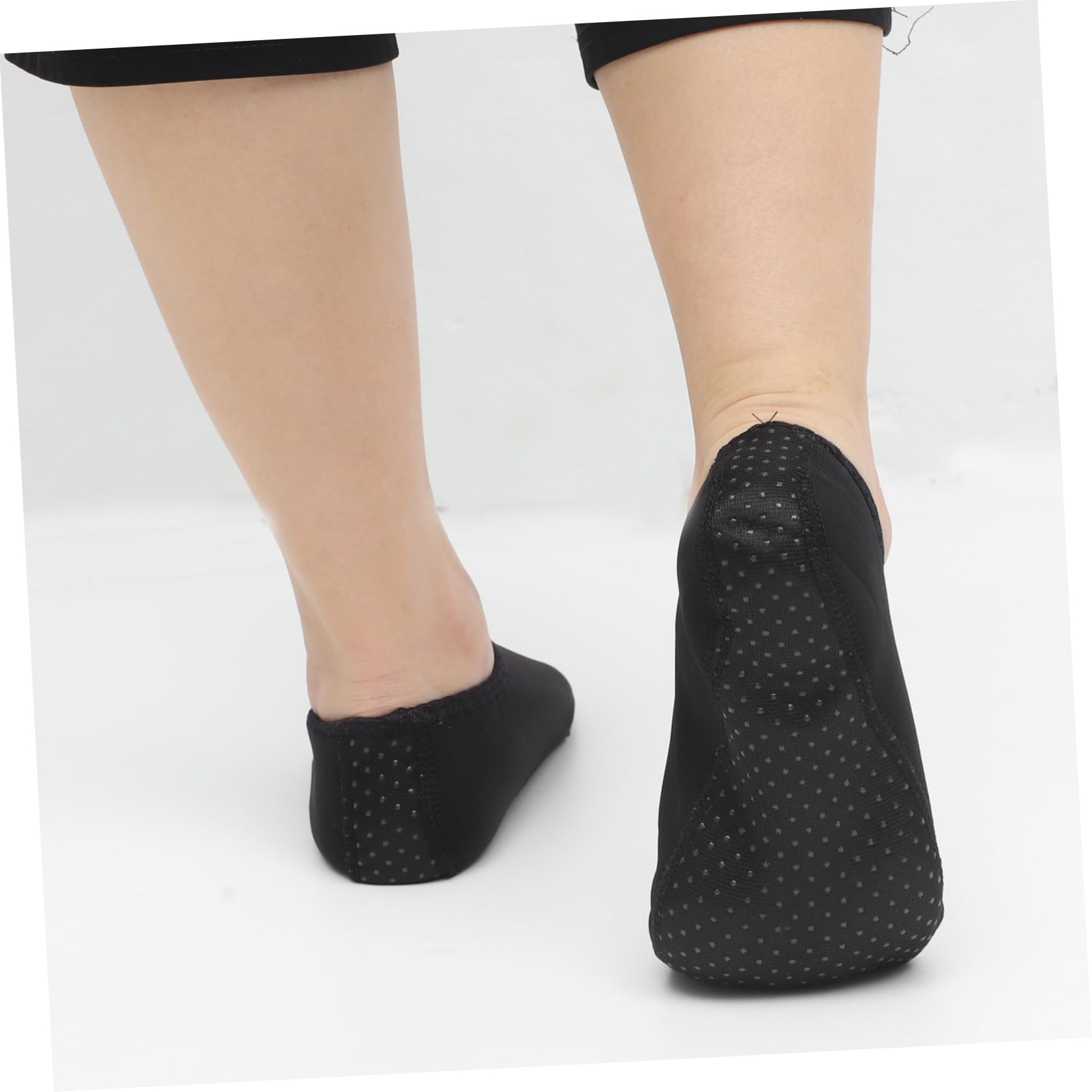 BCOATH 1Pair Shoes for Men and Women Quick Dry Slip Socks for Swimming Lightweight and Breathable for Pool Activities Black