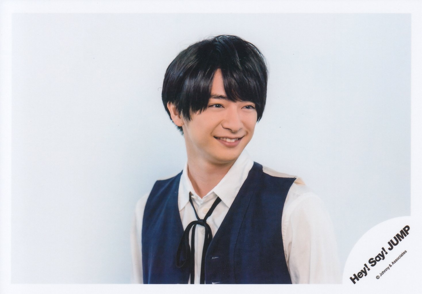 Amazon.co.jp: Hey! Say! JUMP 公式生写真（知念侑李）HC00102 : おもちゃ