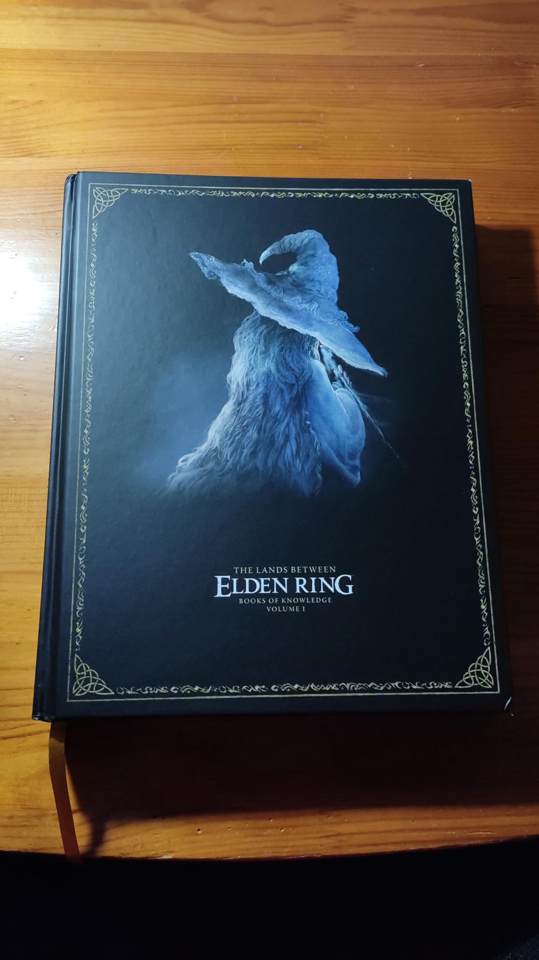 Elden Ring Official Strategy Guide, Vol. 1 The Lands Between (Books of Knowledge) Future