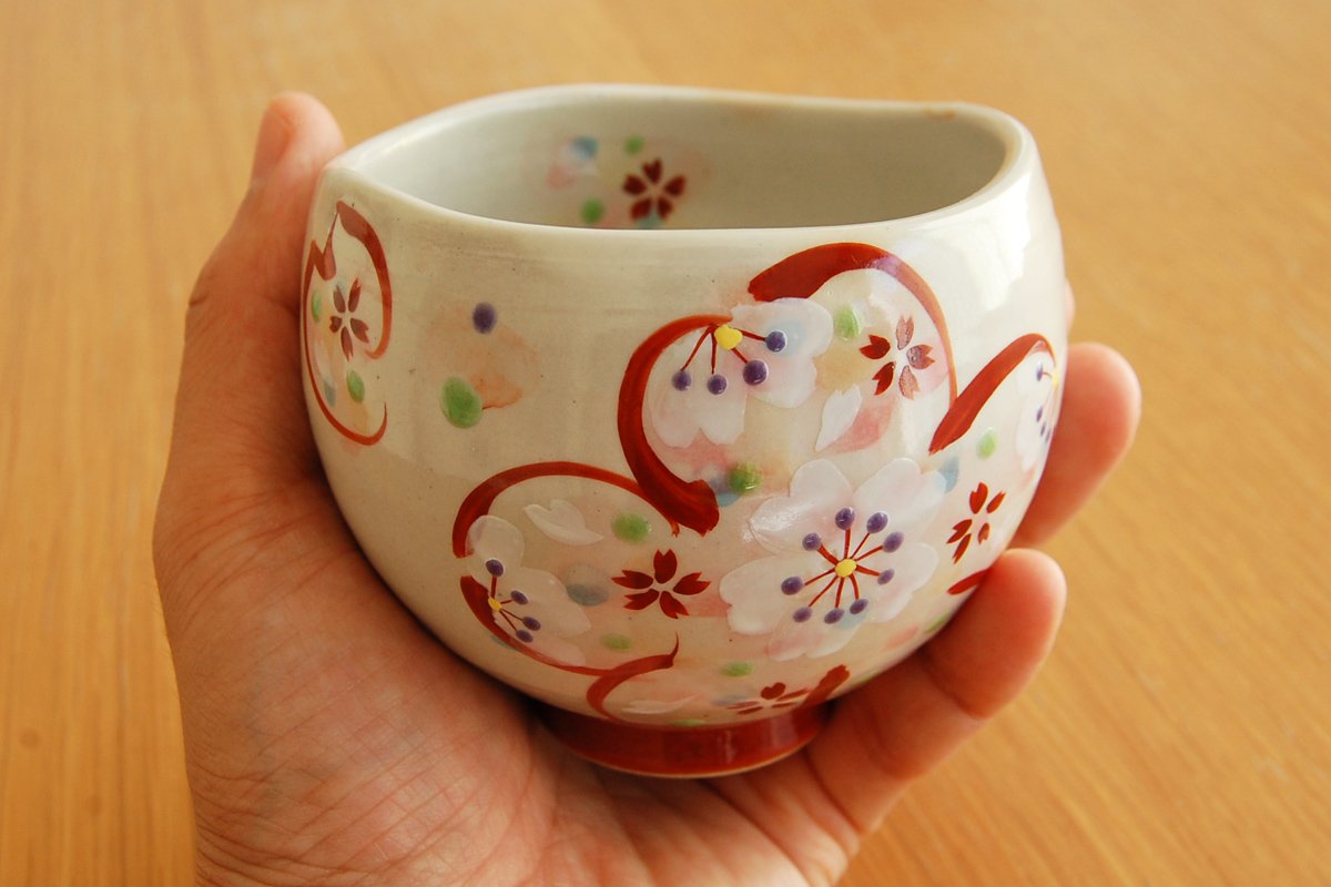 Amazon｜九谷焼虚空蔵窯 いっぷく碗(小) 花想い 赤｜湯呑み オンライン通販