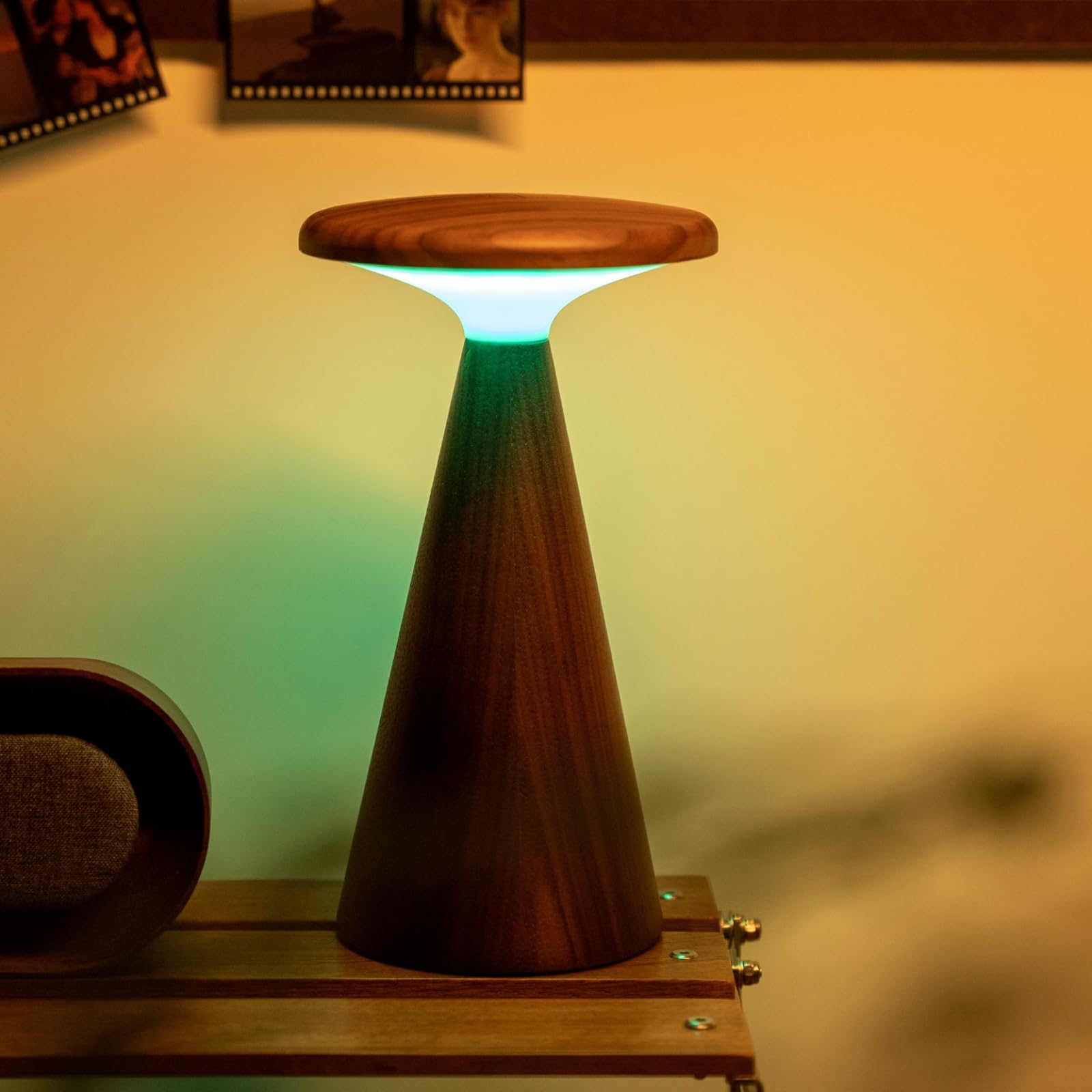 Gingko Design Sylva - Lámpara de mesa grande, nogal, lámpara escultórica de madera con iluminación ambiental cálida | Lámpara decorativa moderna para sala de estar o dormitorio