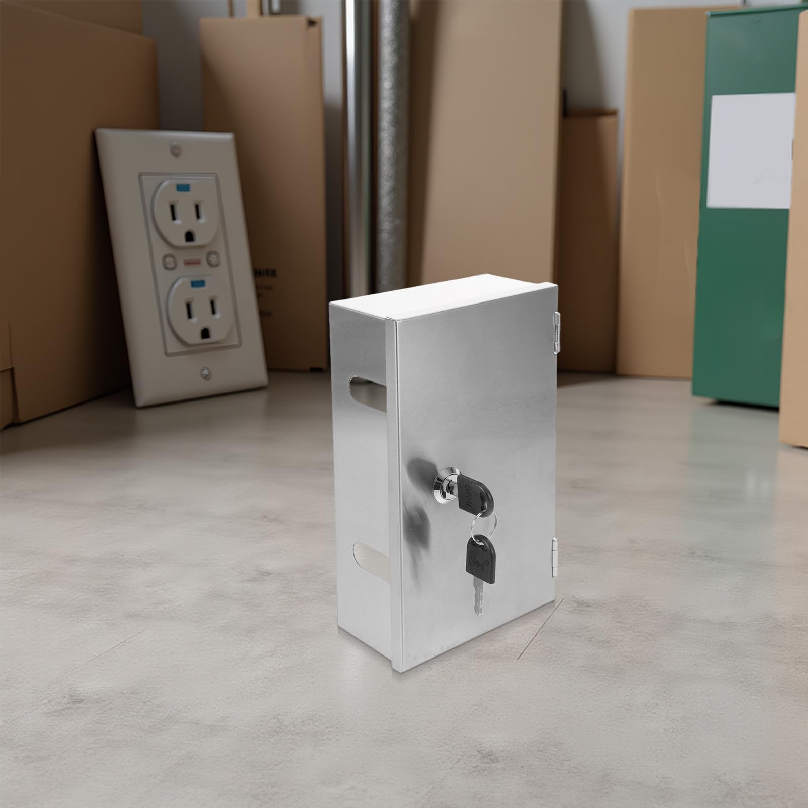 LALAFINA Caja de cubierta de toma de corriente eléctrica para exteriores, impermeable, resistente a la intemperie, con ventana transparente para seguridad en el garaje y el hogar