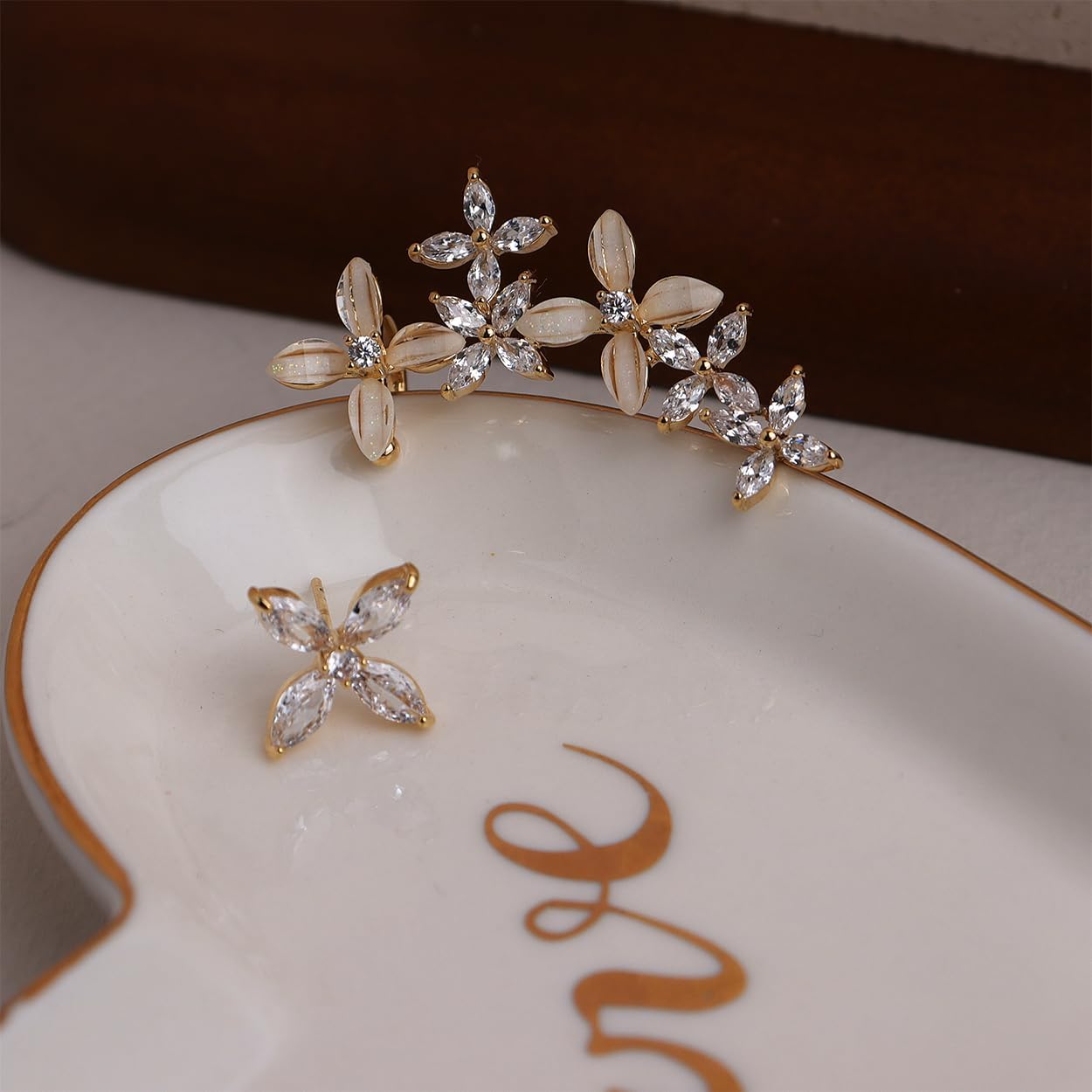 Sonateomber Ear Crawler Climber Earrings for Women, Sparkly Elegant Non Piercing Cubic Zirconia Adjustable Cuff Wrap, Pierced Rhinestone Stud Set, Hypoallergenic Cartilage Jewelry Gift