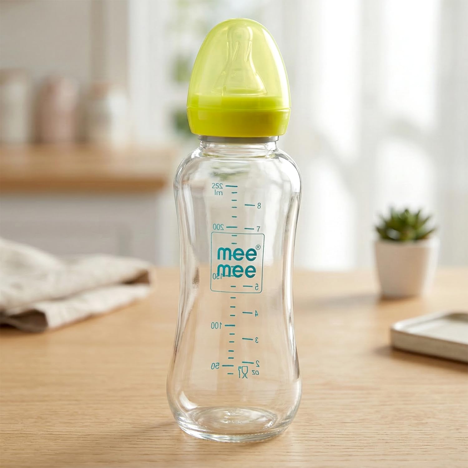Mee Mee Glass Feeding Bottle 240ml| Baby Milk Bottle with Eazy Flo Technology, Anti-Colic Valve, Anti-Slip Ergonomic Shape & Slim Neck | BPA-Free, Borosilicate Glass Feeding Bottle for 0m+/Babies Upto 3 Years (Green)