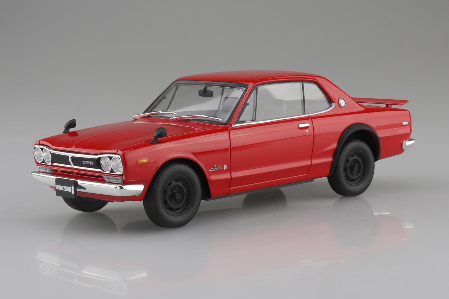 Aoshima KPGC10 Skyline HT 2000GT-2 1970 (Red) 1:24 Scale Model Kit