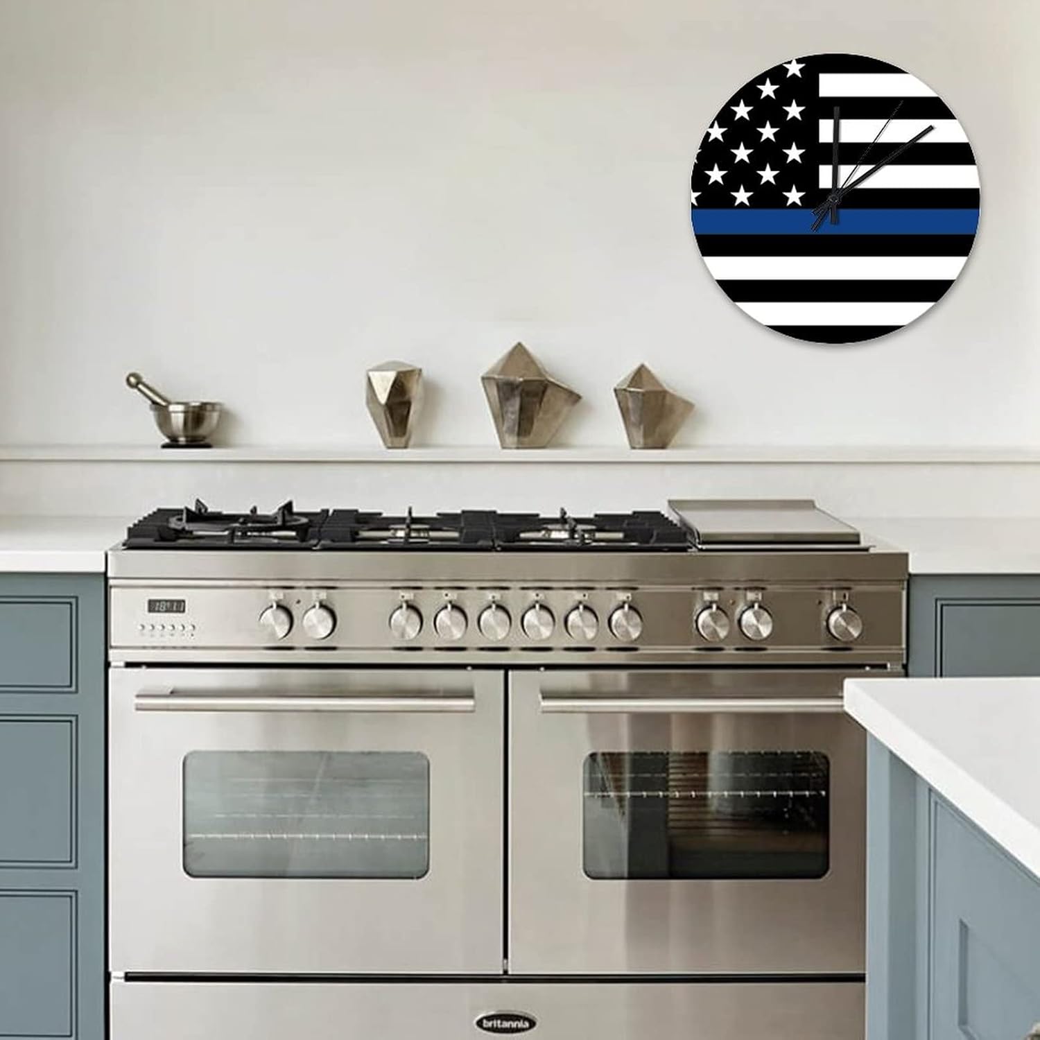 12 Inch Retro Vintage Thin Blue Line Black American Flag Clock Silent Non-Ticking Battery Operated Honoring Law Enforcement Officers Wooden Decorative Round Clock for Home Living Room