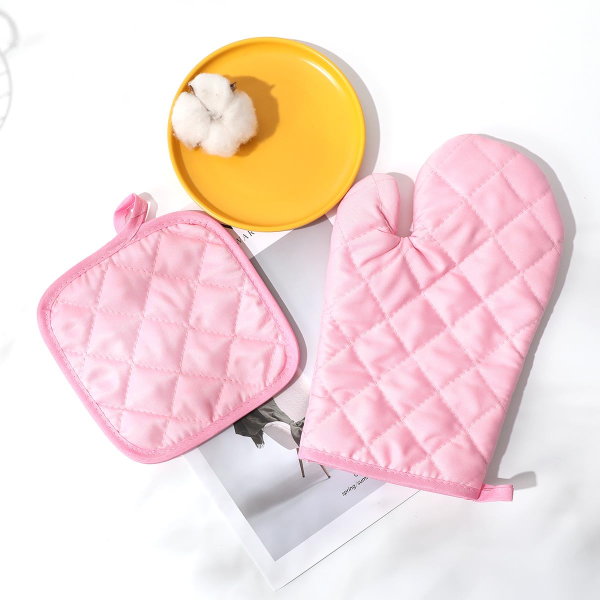 Set di 4 guanti da forno e presine rosa resistenti al calore (2 guanti + 2 imbottiture), in poliestere trapuntato a doppio strato, accessori da cucina per cottura e cottura