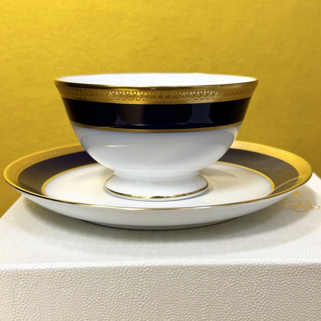 秋桜大倉陶園　碗皿　2客揃　 瑠璃片葉金蝕　岡染はまなす　[未使用] 秋桜大倉陶園 碗皿 2客揃 瑠璃片葉金蝕 岡染はまなす [未使用] 瑠璃片