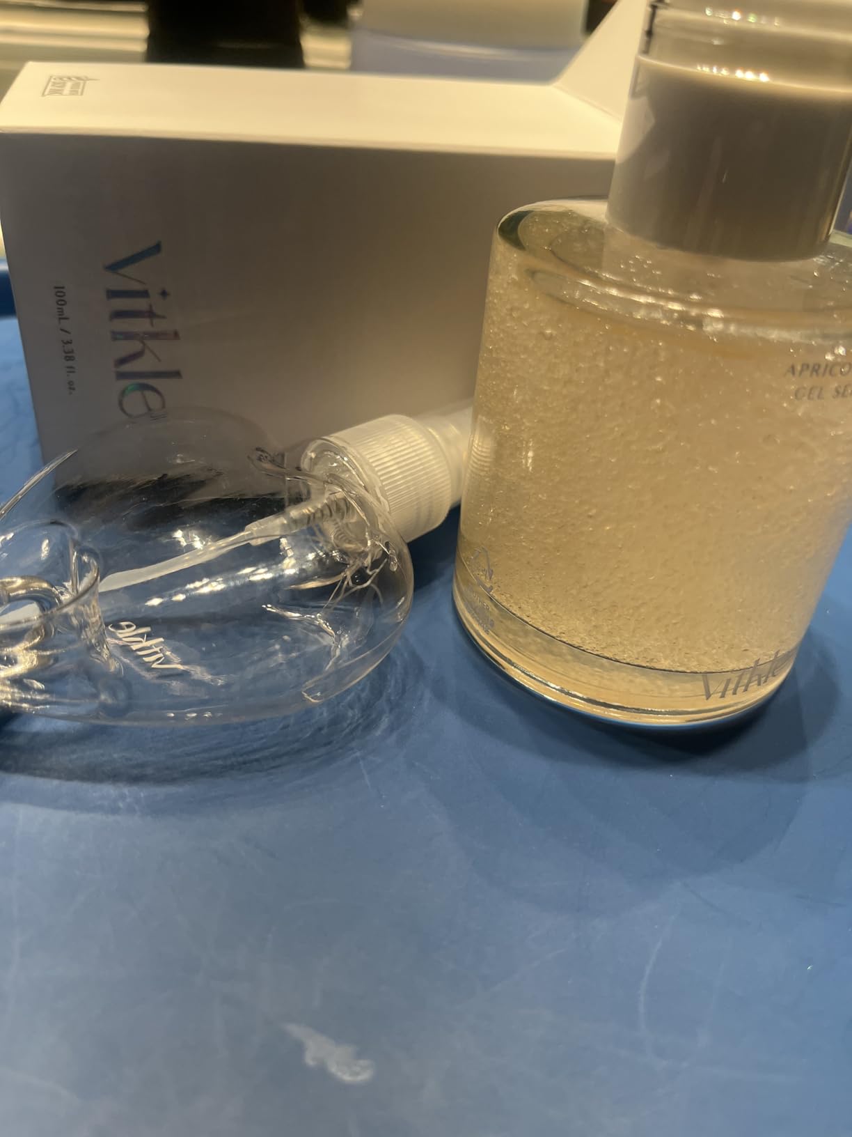 Vitkle Apricot Collagen Gel Serum Mist Korean Face Moisturizer Spray - 8 Layer Hyaluronic Acid and Bakuchiol - Heart Shape Clear Keychain Refillable Travel Portable Bottle, 6.76 fl.oz