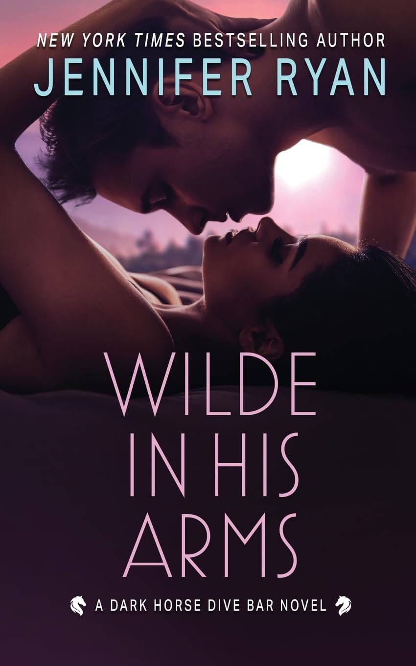 Wilde In His Arms: 4 (Dark Horse Dive Bar)