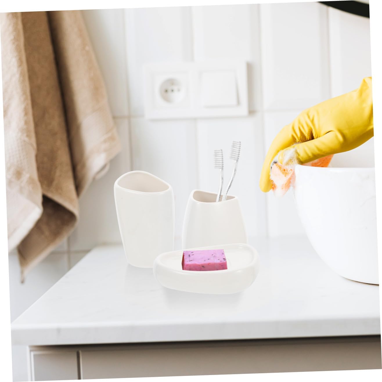 Elegant Ceramic Bathroom Sanitary Accessories Toothpaste Holder Soap Tray