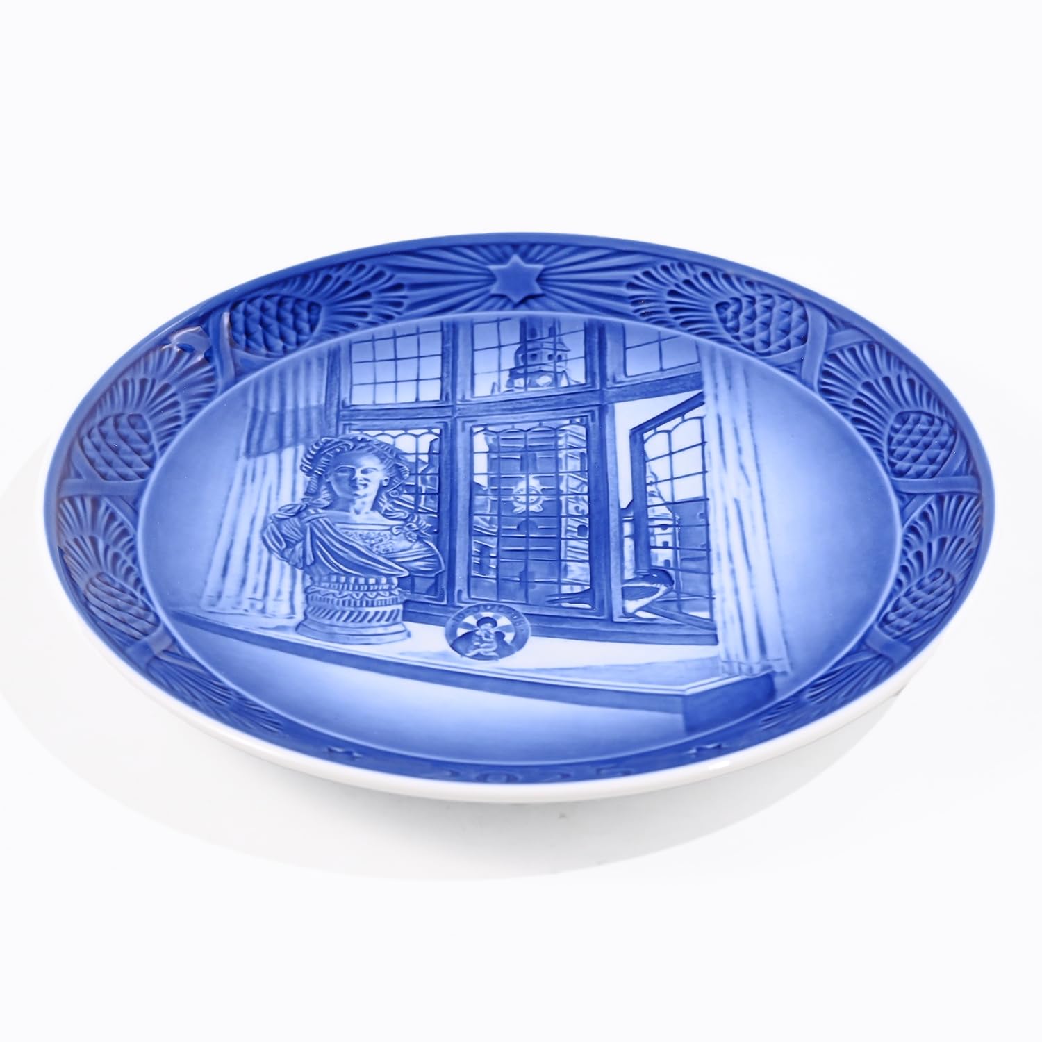 【新品】ロイヤルコペンハーゲン イヤープレート2025年版 ジュリアン マリー ≪ロイヤルコペンハーゲン≫イヤープレート 2025年版 「QUEEN JULIANE