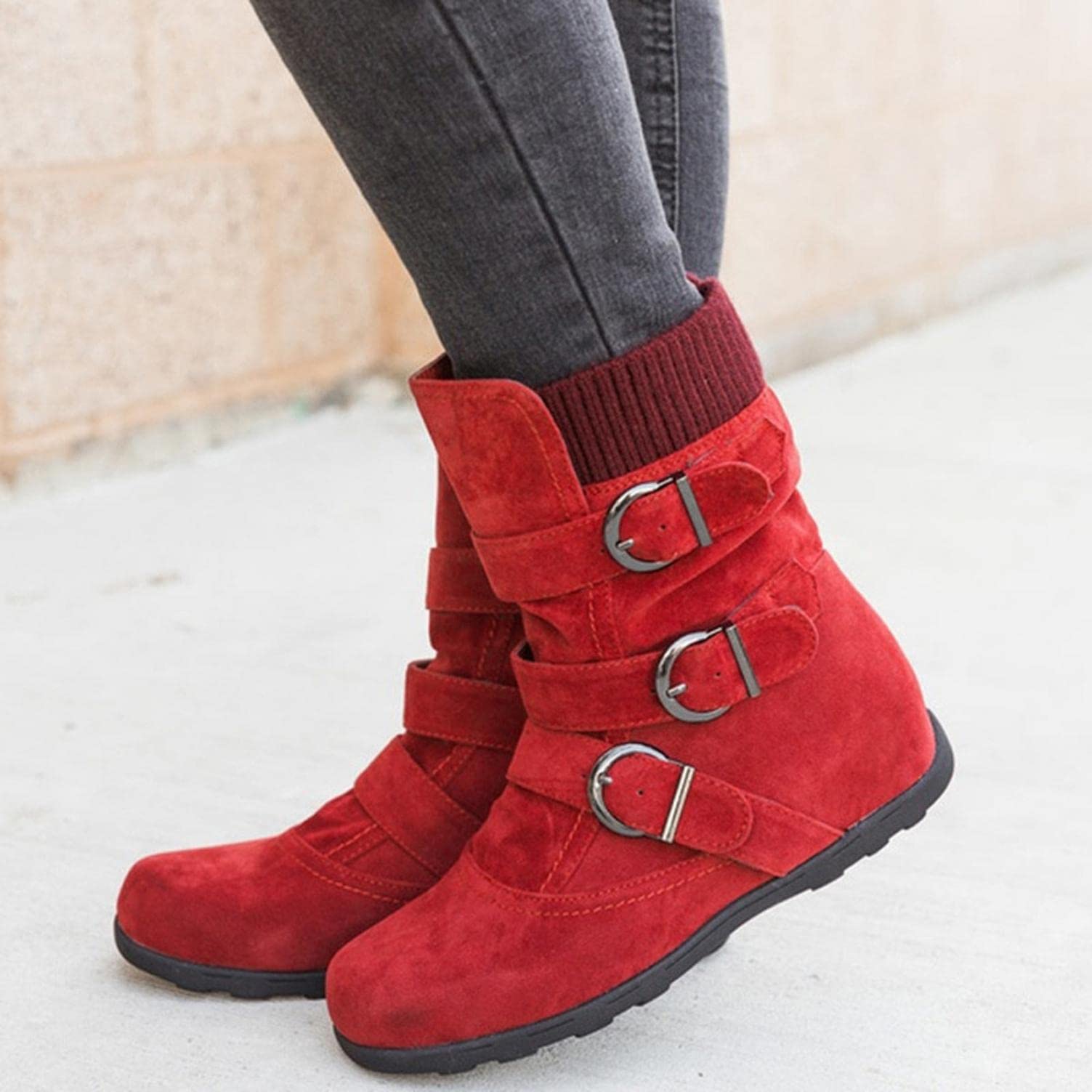 Cushioned Low-Calf Buckled Boots 