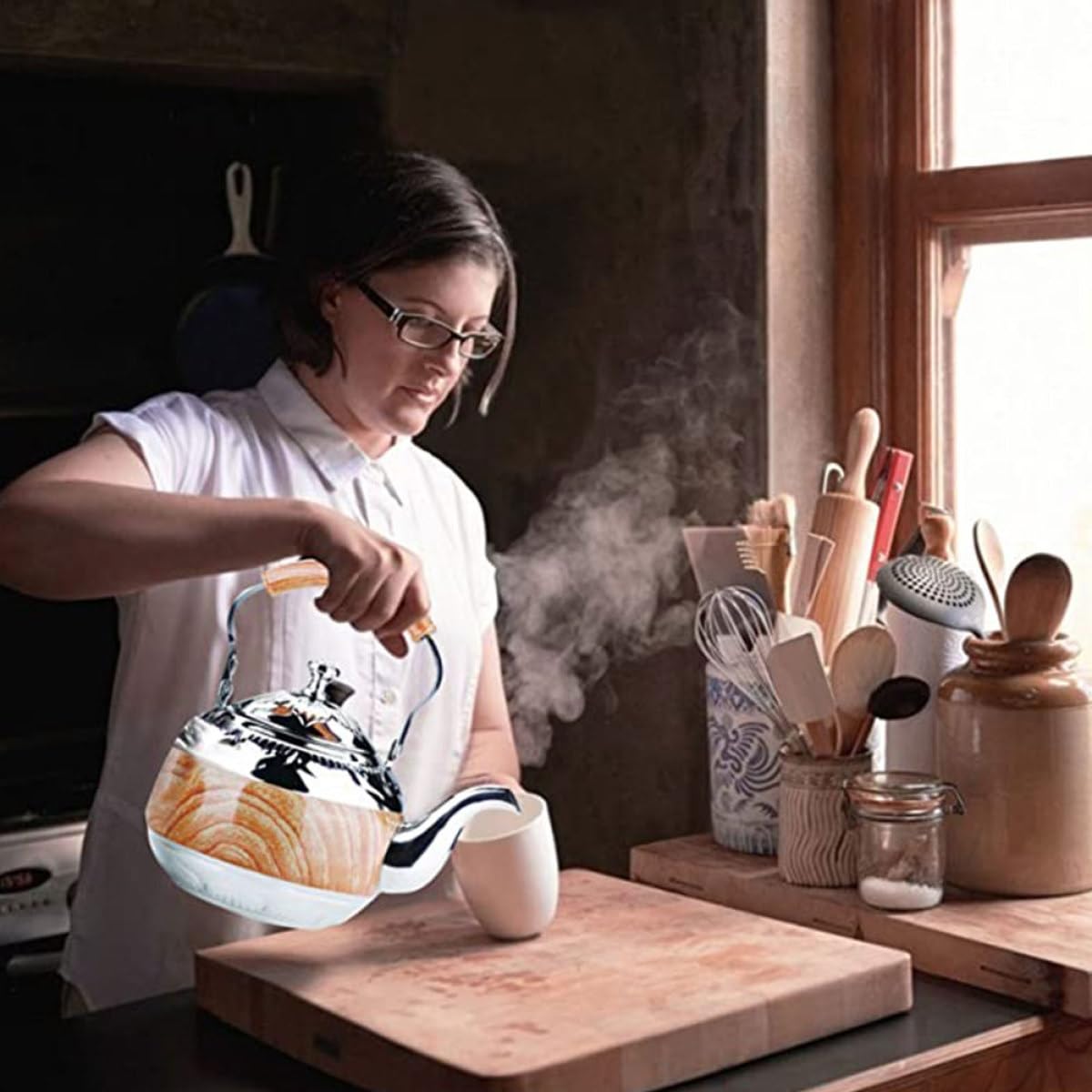 Tetera de Acero Inoxidable con Asa 1L Capacidad Grande, Diseño Elegante y Resistente, Fácil para Verter Té en Ambientes
