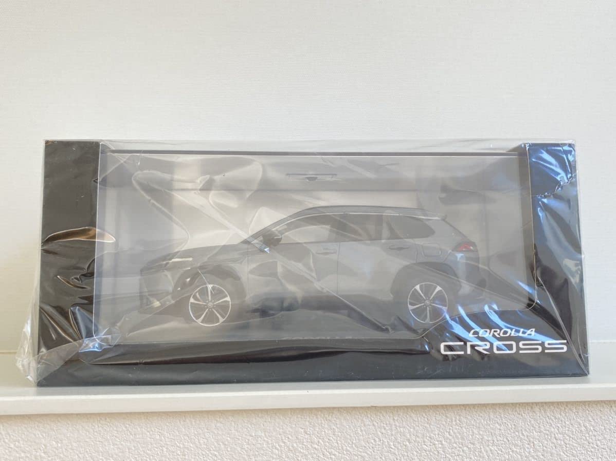 トヨタ カローラ クロス 色見本 ミニカー ② 1H5 セメントグレーメタリック Amazon | 1/30 ミニカー 新型カローラクロス カラーサンプル 非売品