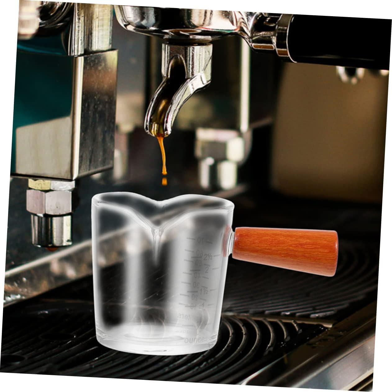 2Pcs Wooden Handle Glass Measuring Cups with Clear Scale Double Spout Design for Coffee Milk and Baking Practical Home Kitchen Liquid Measuring Tools
