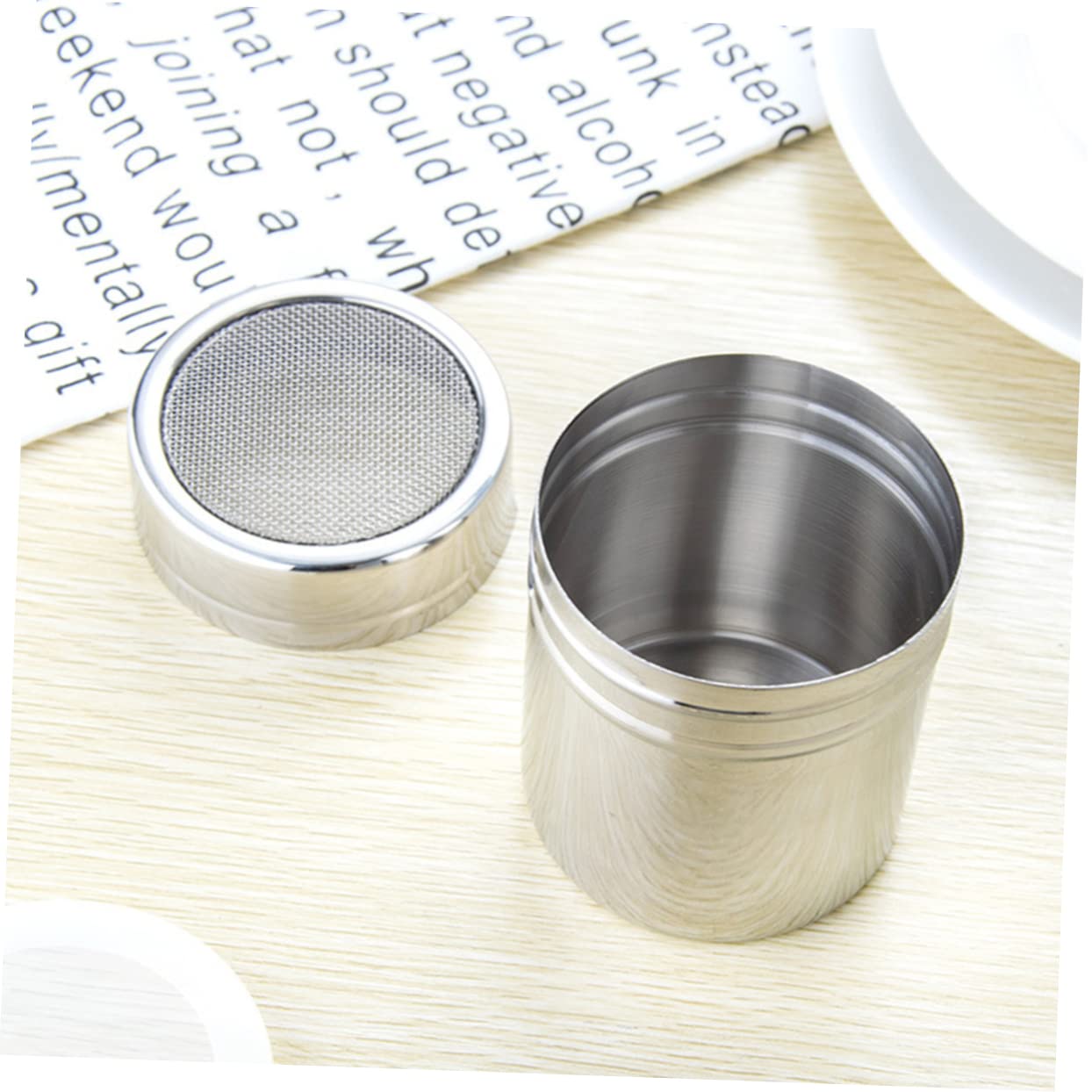 Air-Tight Large Size Stainless Steel Mesh Seasoning Cans Pepper Sugar Shaker Quality Easy to Clean for Kitchen Random Color