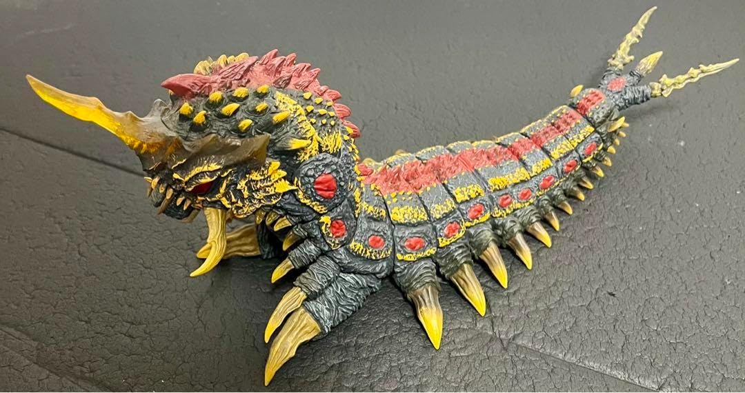 S.H.モンスターアーツ バトラ(幼虫) 中古】(本体B/箱B)S.H.