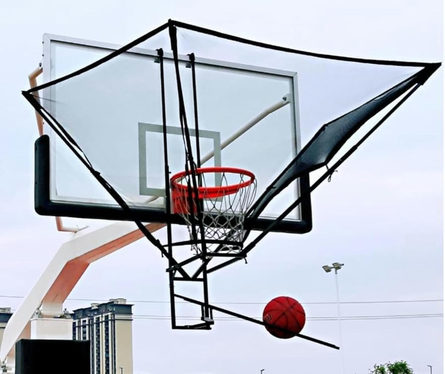 Redes de baloncesto para entrenamiento Entrenador de tiro de baloncesto fácil de instalar Tiro de baloncesto colgante con drenajes de rebote de baloncesto de 180°/entrenador de meta para postes/arcos