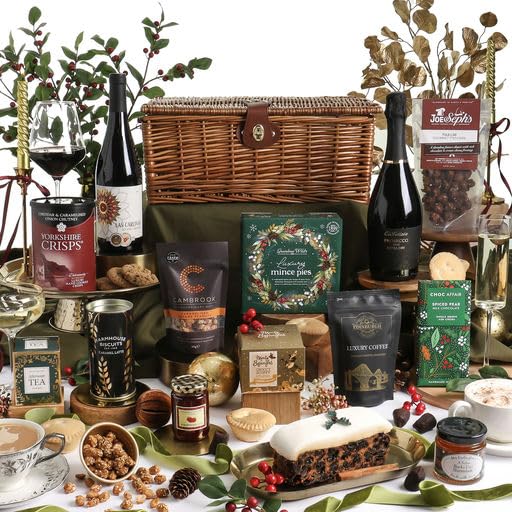 Luxury Bearing Gifts Gourmet Christmas Hamper for Couples, Friends & Family – Red Wine Hamper with Prosecco, Christmas Cake, Brandy Mince Pies & Artisan Treats – Clearwater Hampers & Gourmet Gifts