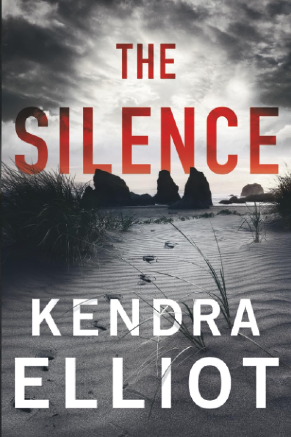 The Silence by Kendra Elliot PAPERBACK 9781542006743