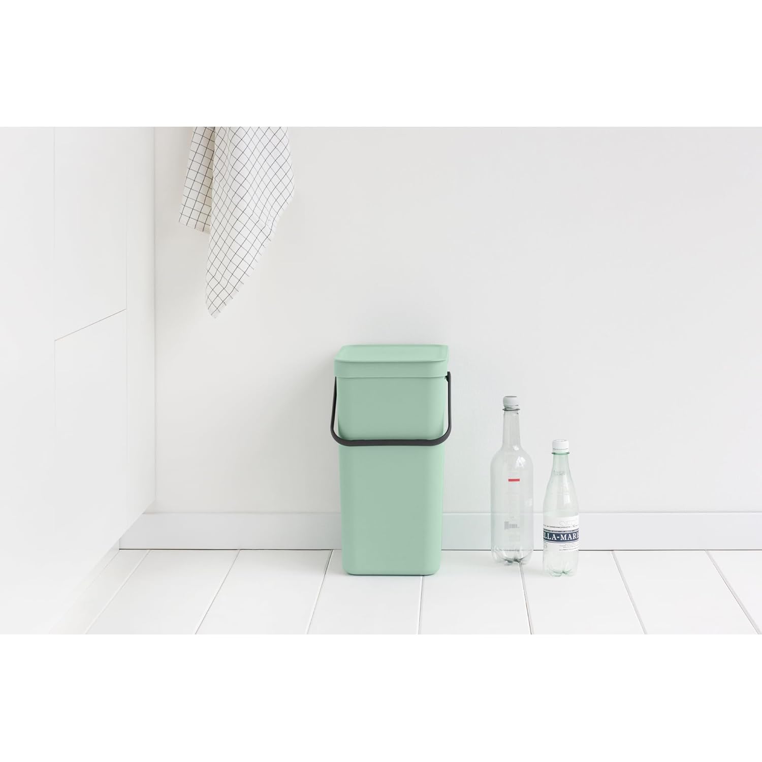 Brabantia Sort & Go Kitchen Recycling Bin | S / 4.2 Gal / 16L | Jade Green | Removable Stay-Open Lid, Carry Handle | Trash Can for Bottles, Cans, Paper, Glass | Wall-Mounting Bracket Included