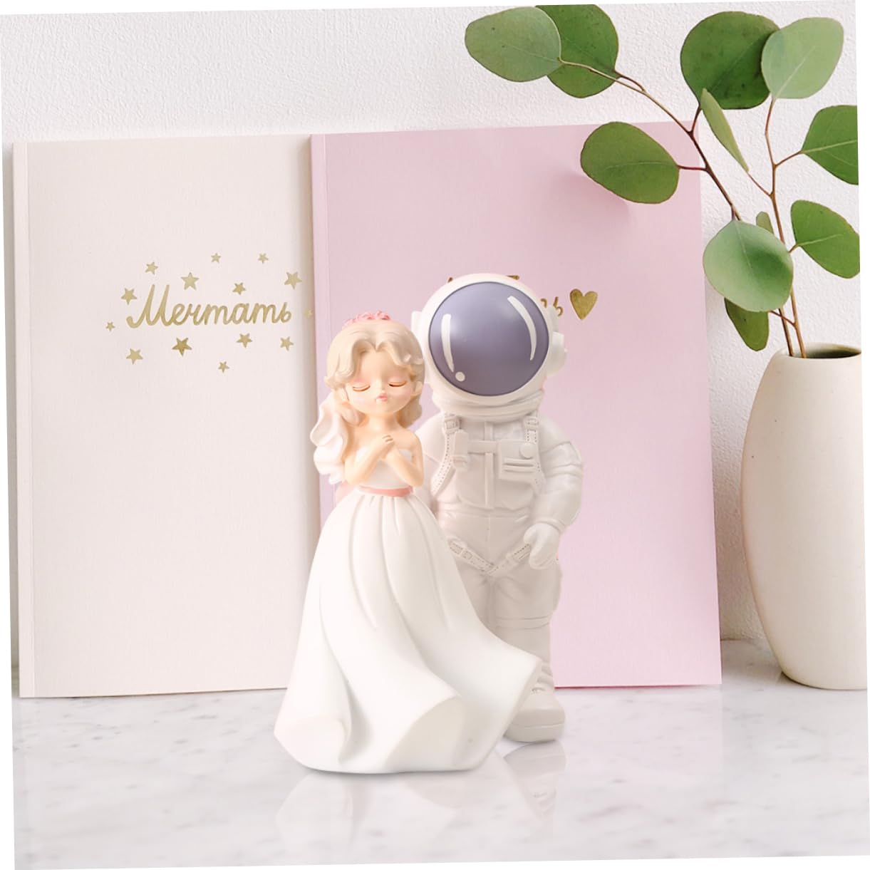 1 Paar Hochzeitspaar Figuren aus Kunstharz, Weiße Dekofigur | Brautpaar als Tisch und Regalakzent, Chic und Lovely, Geschenkidee für Familie und Freunde