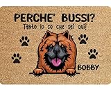 Photo Gallery tappeto zerbino personalizzato - con nome cane divertente chow chow perchè bussi - cocco naturale ideale per ingressi (cocco naturale, 60x40 cm) Photo Gallery tappeto zerbino personalizzato - con nome cane divertente chow chow perchè bussi - cocco naturale ideale per ingressi (cocco naturale, 60x40 cm)