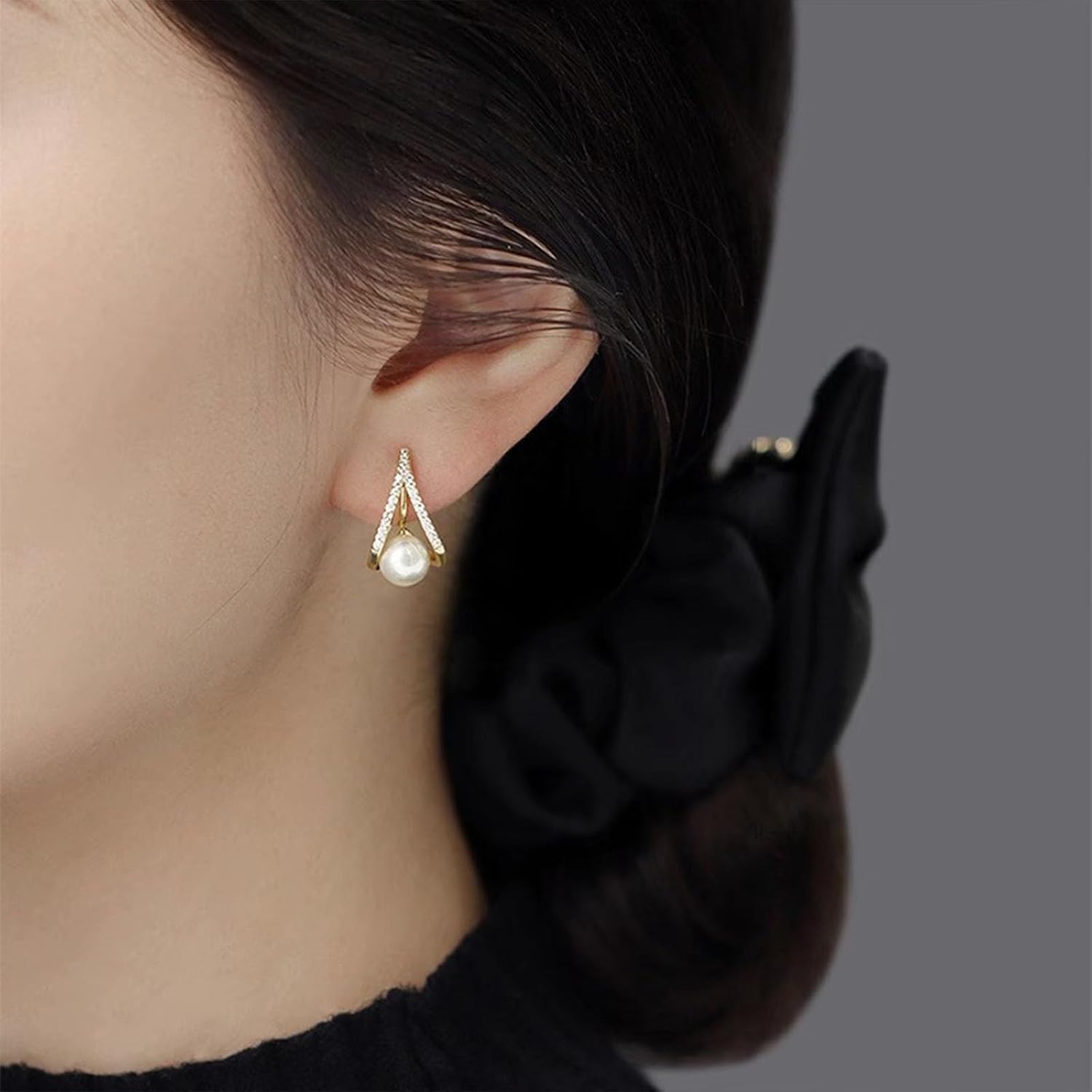 W WEILIRIAN Vintage Pearl Dangle Earrings Pearl Drop Earrings Gold Pearl Bead Earrings Crystal Arc Bar Earrings Pearl Wedding Earrings Jewelry for Women - Image 6