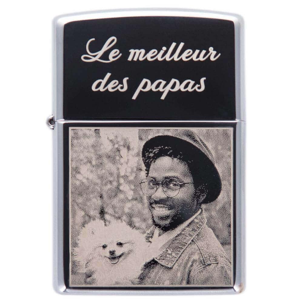 Briquet personnalisé créé à l’Aide d’Un Zip-po gravé – Votre Photo et/ou Texte gravé sur ce Briquet tempête argenté chromé High Polish