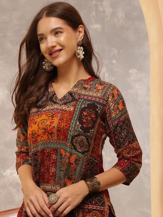 Image of Women's Cotton Printed Short Kurti, Round Neck, Three Quarter Sleeve, Straight Fit, Pack of 2