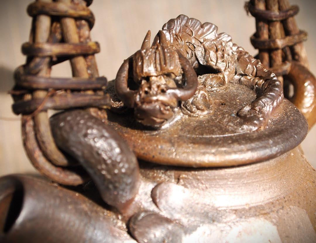 新品★竹内靖之【師：山本陶秀】★☆備前龍摘み籐手付き面取り土瓶 竹内靖之 師 山本陶秀 備前龍摘み 籐手付き面取り土瓶 新品☆竹内