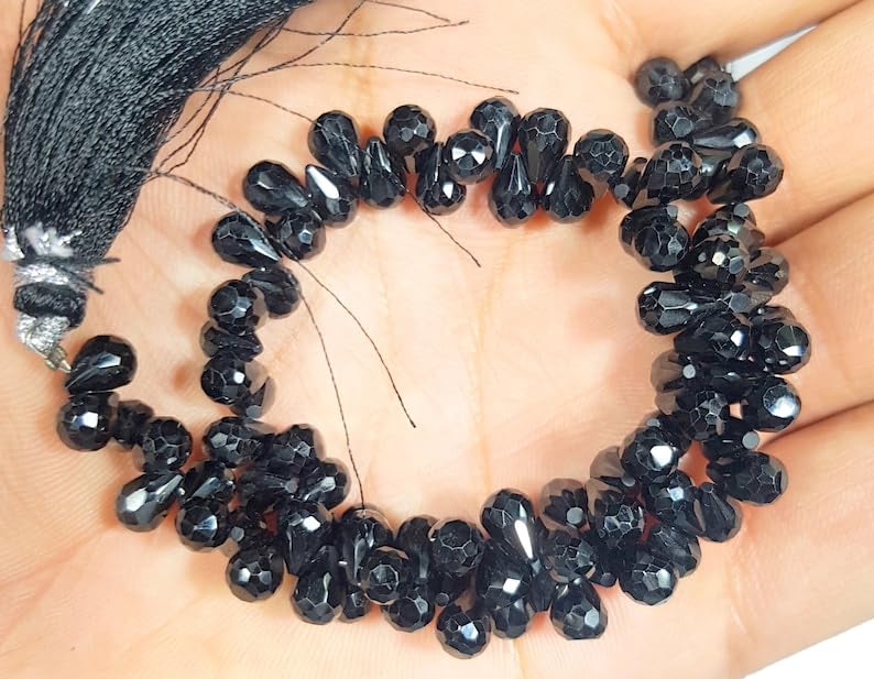 Perles en pierre précieuse pour collier cadeau unique en spinelle noire goutte