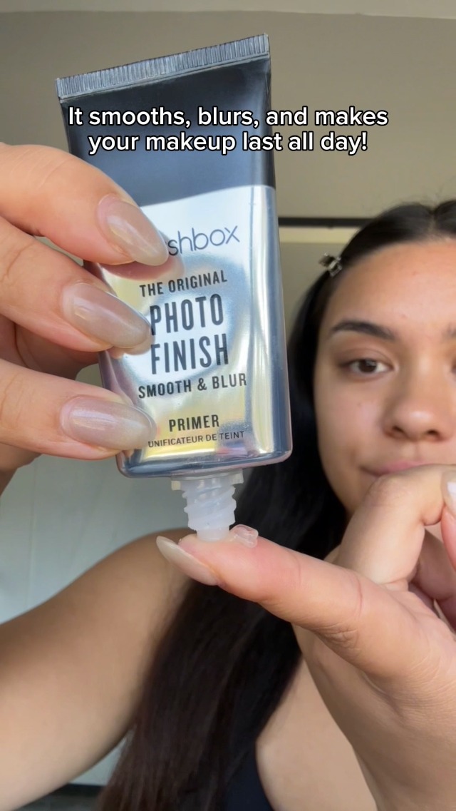 Smashbox The Original Photo Finish Smooth & Blur Makeup Primer | Instantly Smooths and Blurs Fine Lines and Pores | Vitamins A + E - Image 8