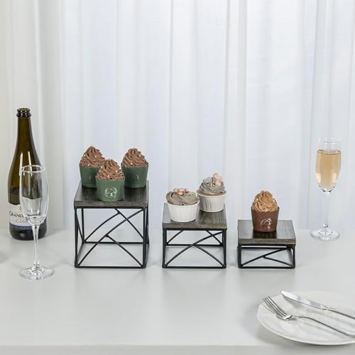 Miniatura 10 de MyGift Juego de 3 soportes modernos para exhibición de postres, parte superior rústica de madera encalada y base geométrica de alambre de metal de