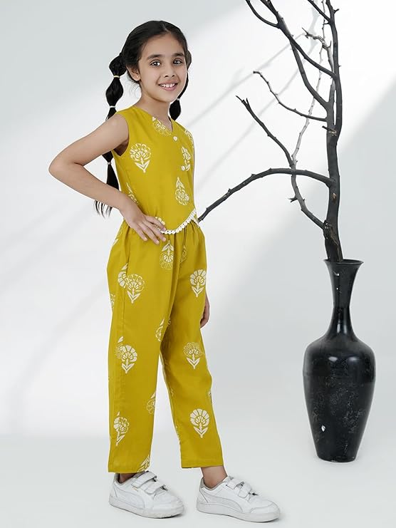 Bollywood Casual Wear Cotton Sleeveless Printed Girls Co-Ords - Picture 16 of 16