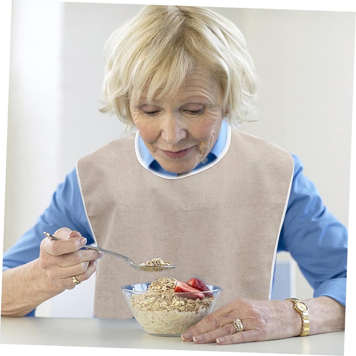 Healvian 4 Pezzi Bavaglino Per Adulti Bavaglini Portatili Per Anziani Grembiule Da Mangiare Protezione Abbigliamento Gadget Per Anziani Bavaglino Per Adulti Bavaglini Lavabili Per Anziani