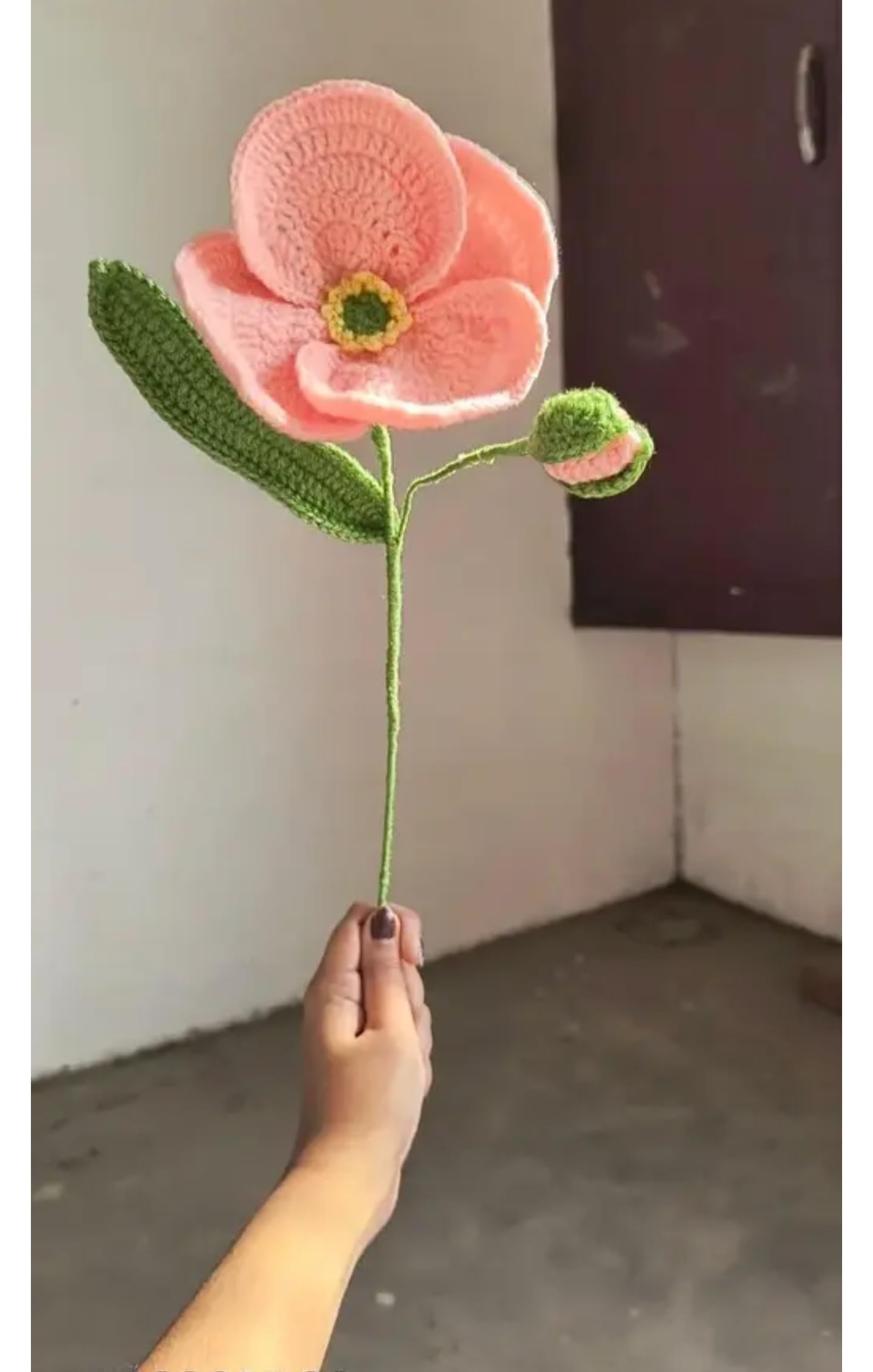 Coquelicot rose au crochet pour déco de table bohème chic et salon chaleureux