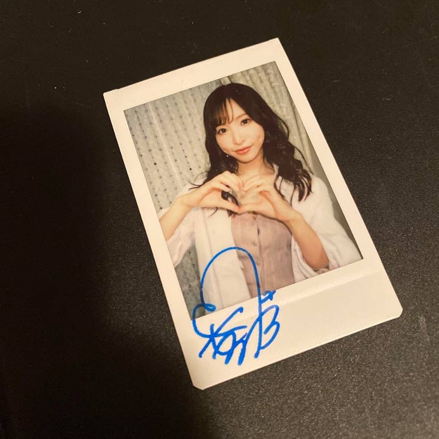 Amazon.co.jp: 天使もえ サイン入り チェキ FALENO : おもちゃ