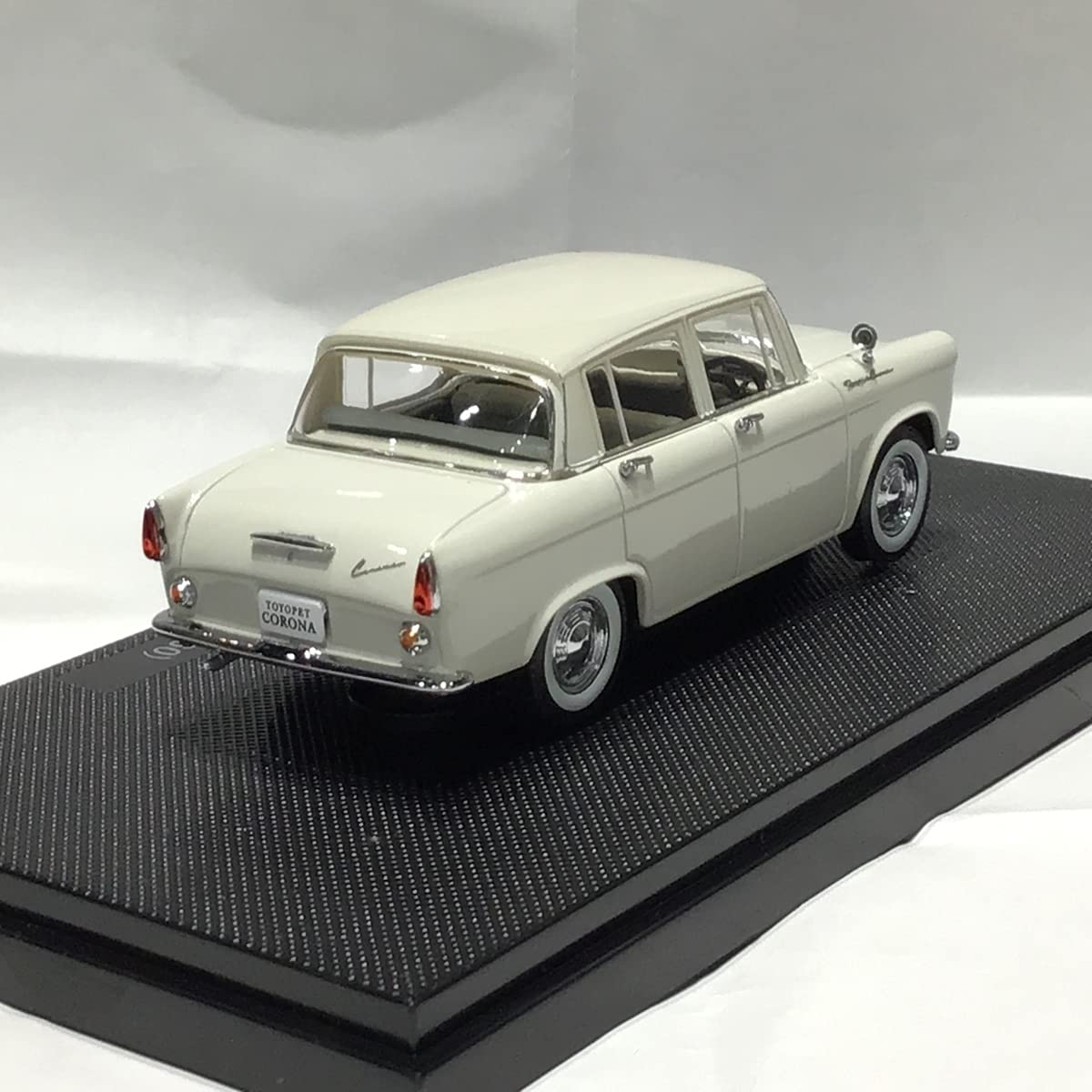 Amazon | エブロ 677 1/43 1960 トヨペット コロナ PT20 トヨタ 2代目