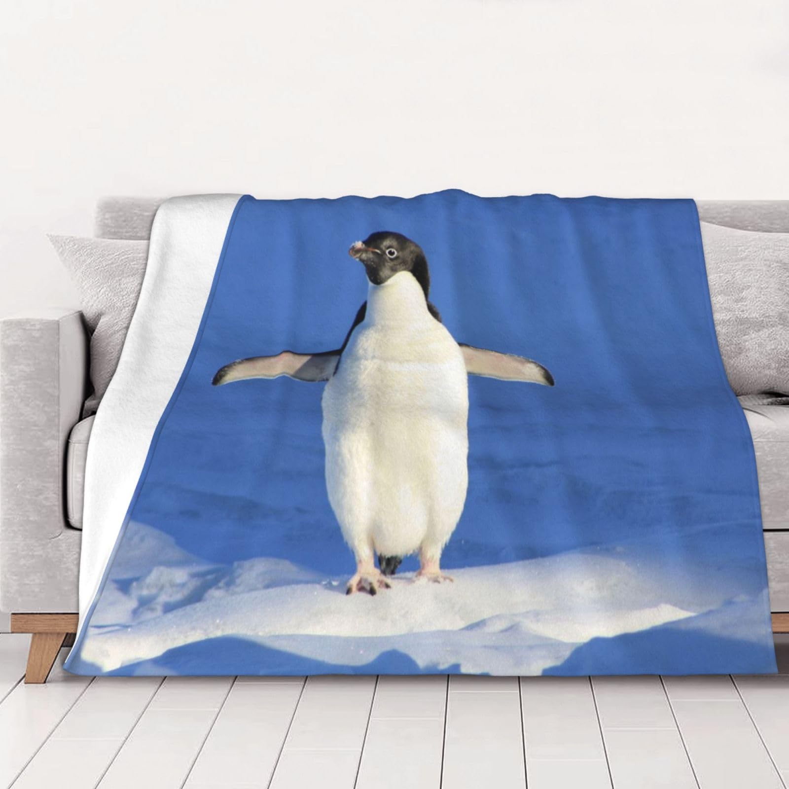 AUBKFELD Cute Penguin Printed Flannel Blanket 102x76 CM, Soft & Warm Throw Blanket for Sofa/Couch/Bed/Car, Gifts for Audlts Women Men