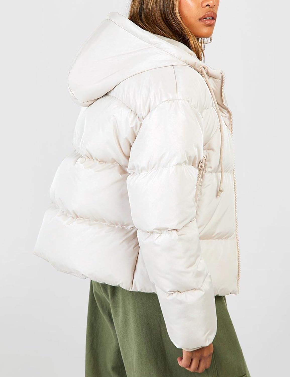 Wyeysyt Women's Cropped Puffer Jackets Winter Warm Lightweight Quilted Jackets Hooded Full Zip Coats with Pockets - Image 3