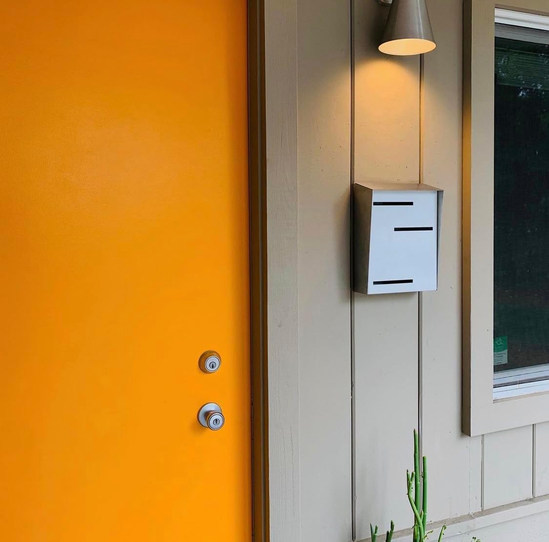 Locking Modern Mailbox, Large Locking Mid Century Modern Mailbox, Large Locking Modern Wall Mount Mailbox, Large Locking Contemporary Mailbox, Large Locking Aluminum Mailbox (Black/Silver)