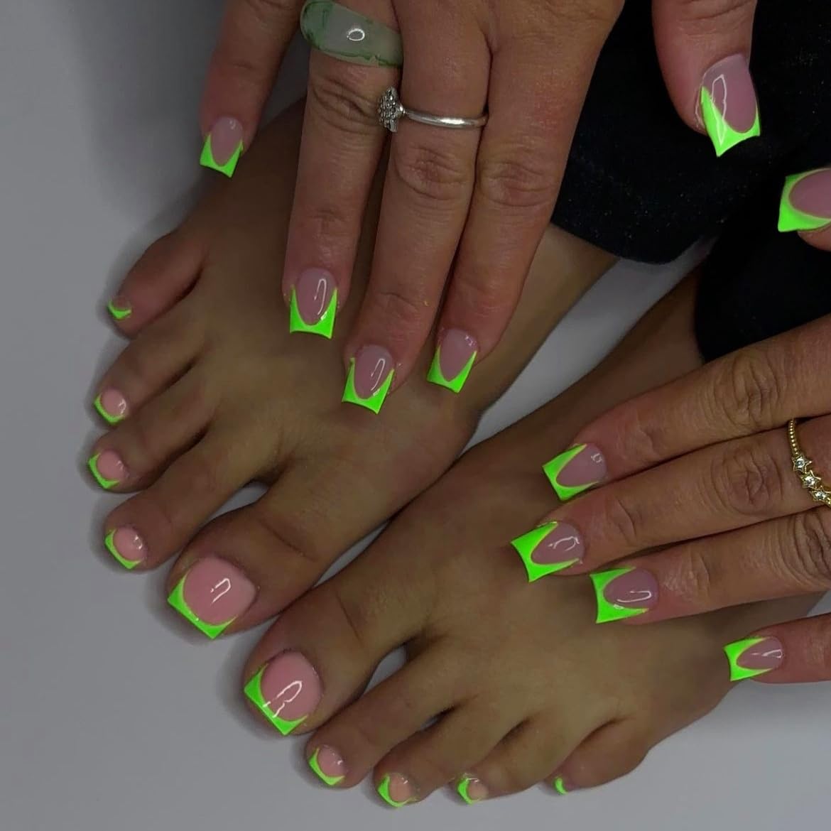 KQueenest Bright Green French Tip Press on Nails Medium Short Square & Press on Toenails for Women with French Design, Acrylic Fake Nails Set, Reusable Soft Gel Stick on Nails for Summer, 54 Pcs