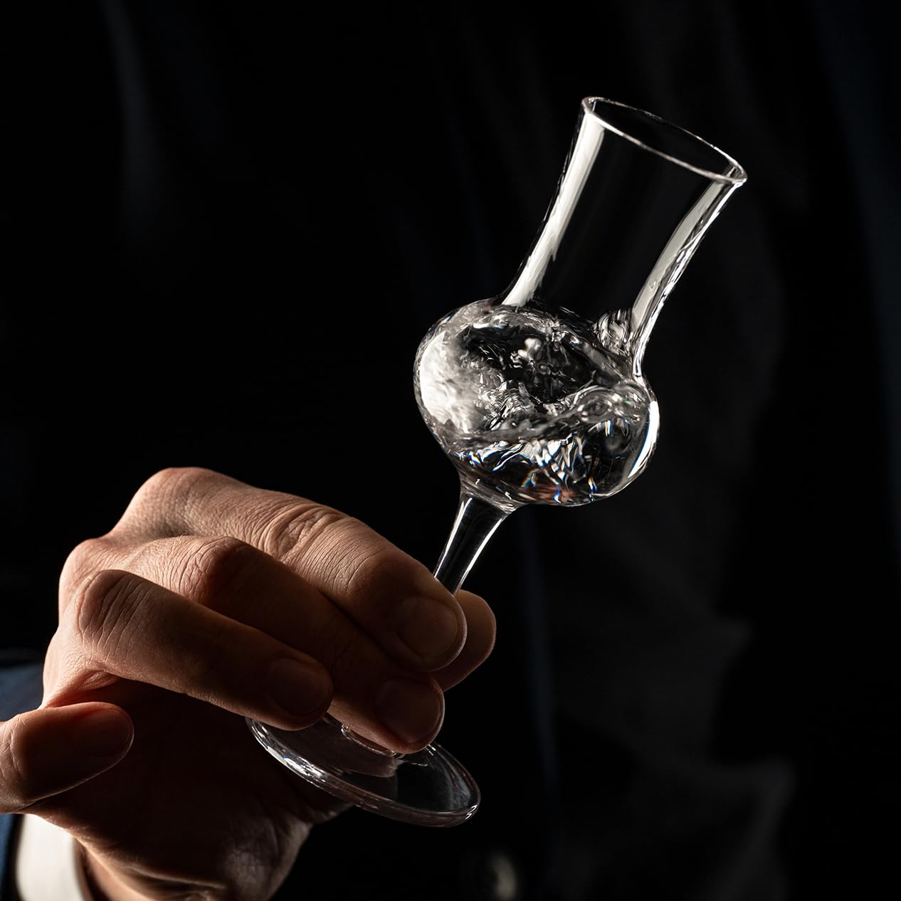 Verres à Grappa et à Liqueur en Cristal | Lot de 6 | 90 ml | Petits Verres à Pied Longs pour Liqueur, Apéritif, Digestif et Cordiaux | Verrerie Italienne en Forme de Tulipe pour la Dégustation